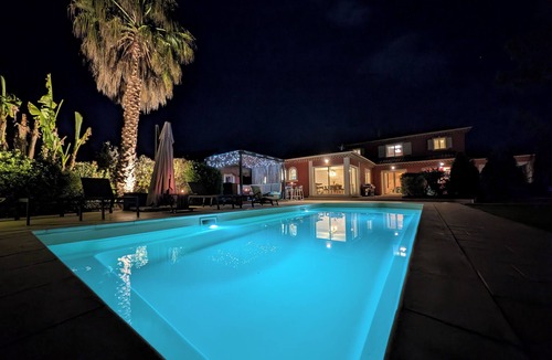Le Cannet-des-Maures Apartment | 2-bedroom, 2-bathroom apartment with kitchen