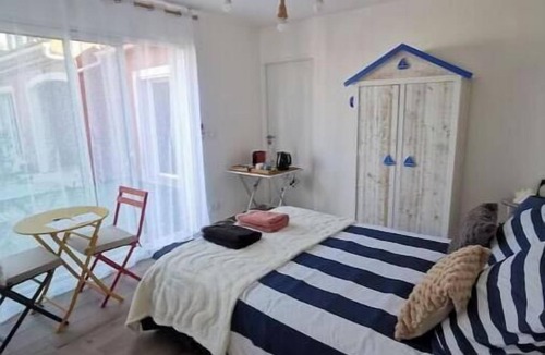 Le Cannet-des-Maures Bed & Breakfast | 2-bedroom apartment with terrace, shared pool & jacuzzi