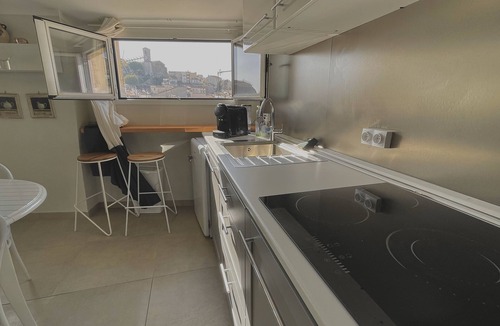 Le Suquet Apartment | 2 Bedroom near Marché Forville, quiet and convenient, 5 minutes walk from Palais