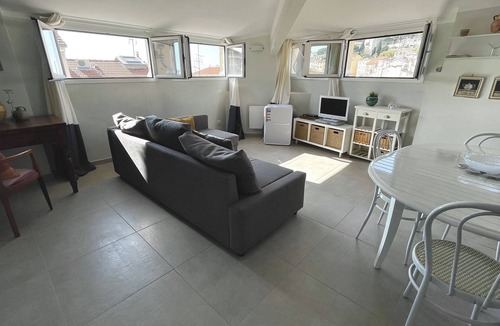 Le Suquet Apartment | 2 Bedroom near Marché Forville, quiet and convenient, 5 minutes walk from Palais