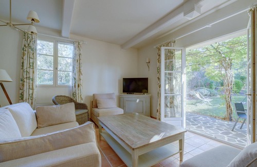 La Motte House | 2-BEDROOM TOWNHOUSE WITH GARDEN (N°427)