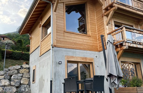 Passy Ski Chalet | 2* GÎTE IN CHALET WITH LARGE TERRACE AND VIEW OF MONT BLANC RANGE.