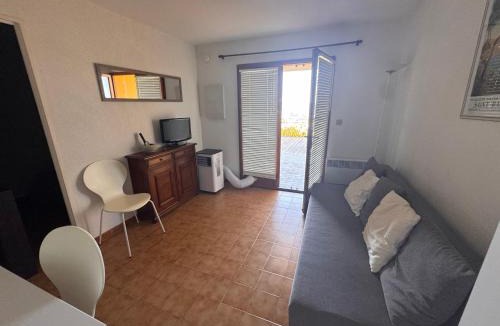 Cavalaire-sur-Mer Apartment | 2 pièces cabine avec vue mer dans résidence avec piscine
