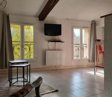 Barjols Apartment | 2 pièces dans le centre historique de Barjols