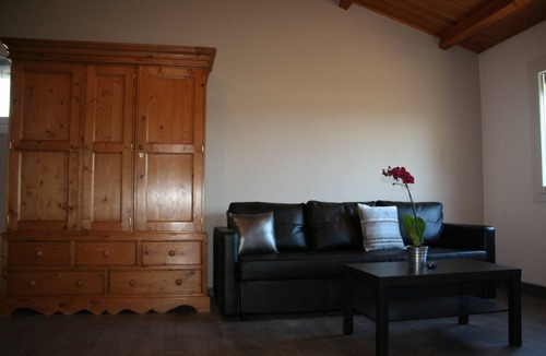 Pignans Apartment | 2-ROOM APARTMENT LOUBIERE
