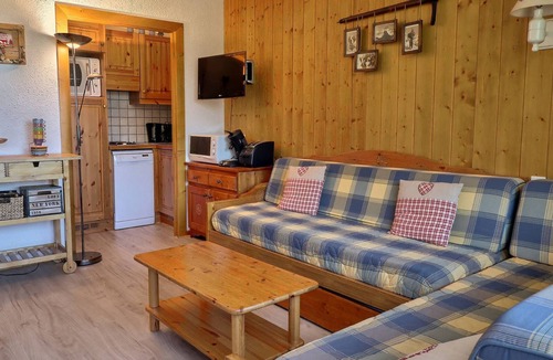 Meribel-Mottaret Apartment | 2-Room Apartment with Mountain Area, Ideal for Families, Pets Allowed