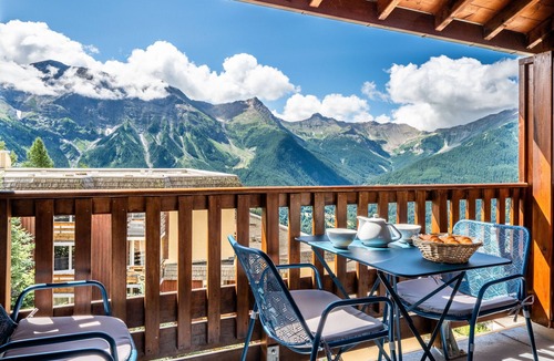 Orcieres-Merlette Apartment | 2 rooms cabin 6 pers, balcony , swimming pool ,WIFI and car park