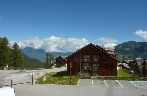 Les Orres Apartment | 200m from shops, 1st floor, view valley, swimming pool, sauna, hammam, balcony, ski locker, 33m²