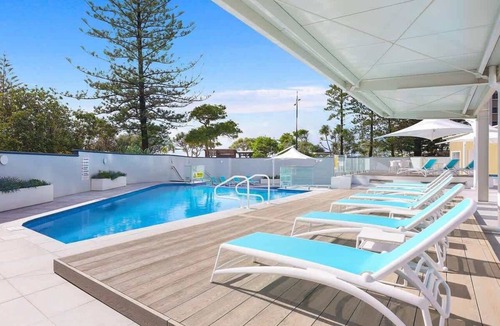Surfers Paradise Apartment | 20F Peninsula 20th Floor Ocean Views