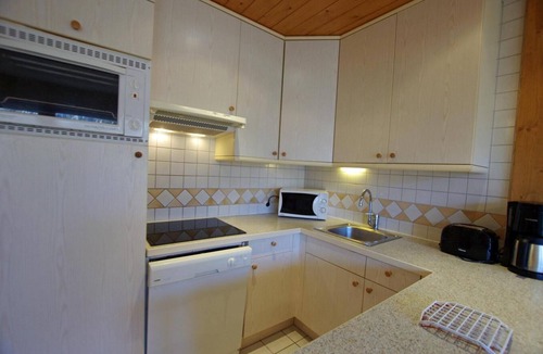 Tignes le Lac Apartment | 20m from resort center, 2nd floor, view lake, balcony, tv, ski locker, 53m², Tignes