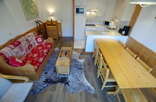Tignes le Lac Apartment | 20m from resort center, 2nd floor, view lake, balcony, tv, ski locker, 53m², Tignes