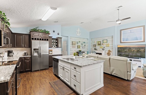 Legacy Park House | 25 Min. to Disney - Gated Community - Private Heated Spa - Game Room