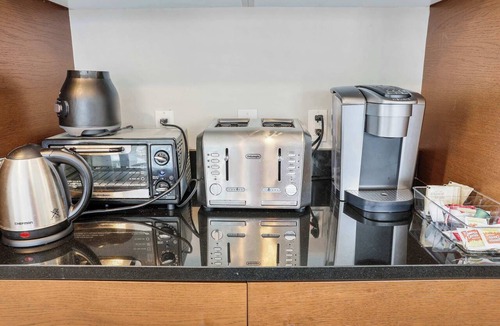 Downtown Miami Condo | 2BR Brickell Skyline Transit to Miami Stadium