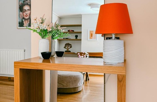 Marousi Apartment | 2BR home with Parking close to YGEIA, Mitera & OAKA