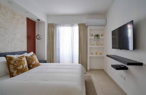 Viejo Arroyo Hondo Apartment | 2Brthecitycenterdtown Poolgym Nearcecilip