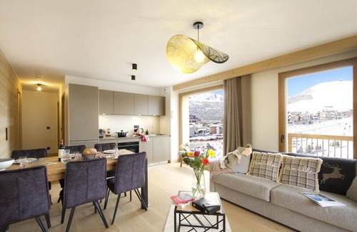 Bergers Apartment | 2nd floor, fitness, swimming pool, sauna, hammam, balcony, tv, ski locker, 50m², Alpe d'Huez