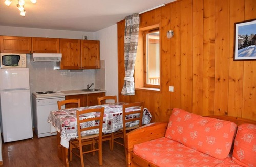 Pralognan-la-Vanoise Apartment | 2nd floor, swimming pool, balcony, parking, tv, ski locker, 36m², Pralognan-la-Vanoise