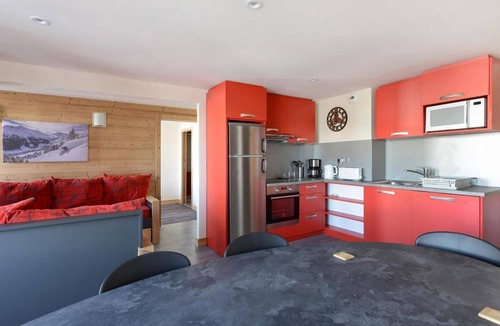 Bellentre Apartment | 2nd floor, view mountain, tv, ski locker, 72m², Montchavin La Plagne