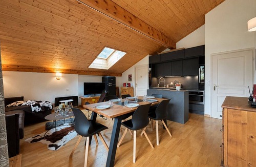Flumet Apartment | 3-bedroom duplex at the foot of the slopes with pool and parking