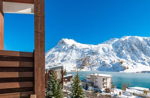 Tignes le Lac Apartment | 3-Bedroom Duplex for 8, Lake View in Tignes
