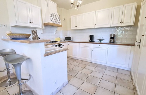 La Motte House | 3 BEDROOM TOWNHOUSE WITH GARDEN (N°528)