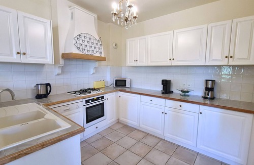 La Motte House | 3 BEDROOM TOWNHOUSE WITH GARDEN (N°528)