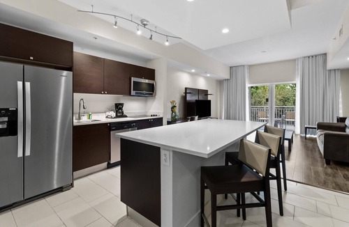 Doral Condo | 3 Bedroom Villa Getaway – Kitchen, Balcony, W/D