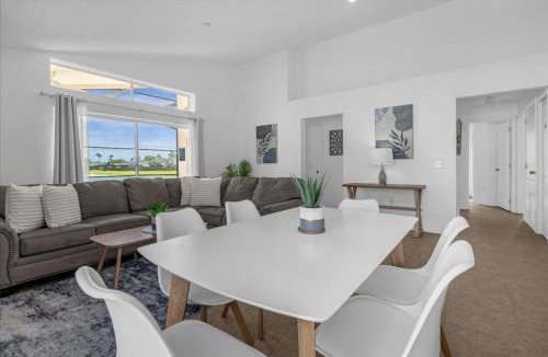 Lake Berkley House | 3 Bedrooms 2 Bathrooms Lake Berkley home
