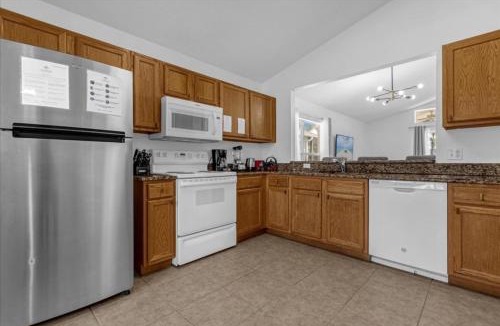 Lake Berkley House | 3 Bedrooms 2 Bathrooms Lake Berkley home