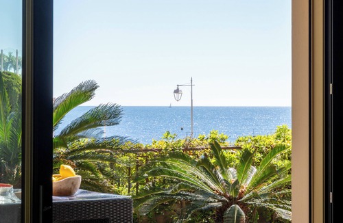 Pointe Croisette Apartment | 3-Br Apartment with Private Pool & Sea View