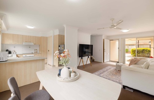 Coomera House | 3 BR Cozy Retreat Near Dreamworld, Sports Centre