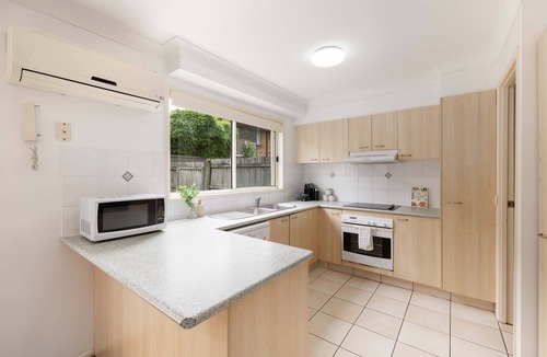Coomera House | 3 BR Cozy Retreat Near Dreamworld, Sports Centre