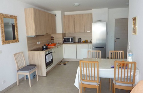 Meze Apartment | 3-room apartment, 60 m², 2 bathrooms, 4-minute walk from the beach, 42 m² terrace