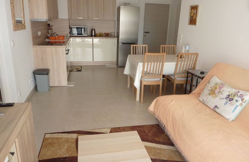 Meze Apartment | 3-room apartment, 60 m², 2 bathrooms, 4-minute walk from the beach, 42 m² terrace