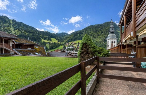 La Clusaz Apartment | 3-room apartment, terrace, pets allowed, garage, village center