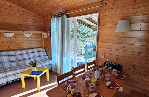 Saint-Laurent-du-Verdon Ski Chalet | 3-Room Chalet for 4 People