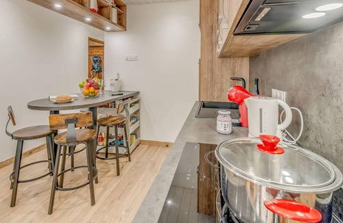 Le Lavachet Apartment | 300m from resort center, 1st floor, terrace, tv, ski locker, 38m², Tignes