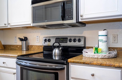 Regal Palms Villa | 3132 CA - Charming Townhome Retreat