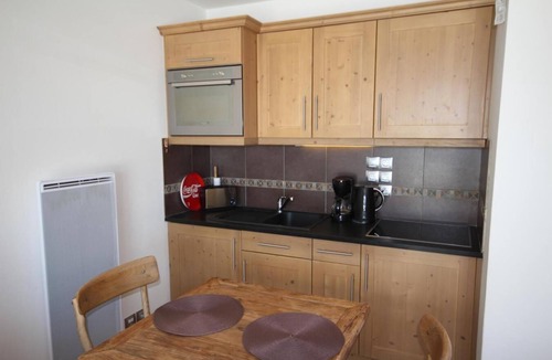 Bisanne 1500 Apartment | 350m from shops, Ground floor, view panoramic, swimming pool, terrace, tv, ski locker, 32m²