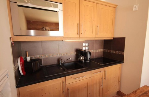 Bisanne 1500 Apartment | 350m from shops, Ground floor, view panoramic, swimming pool, terrace, tv, ski locker, 32m²