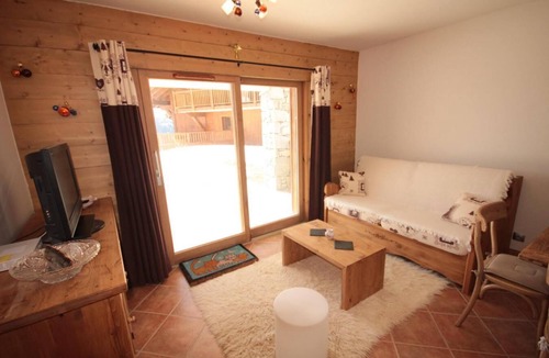 Bisanne 1500 Apartment | 350m from shops, Ground floor, view panoramic, swimming pool, terrace, tv, ski locker, 32m²