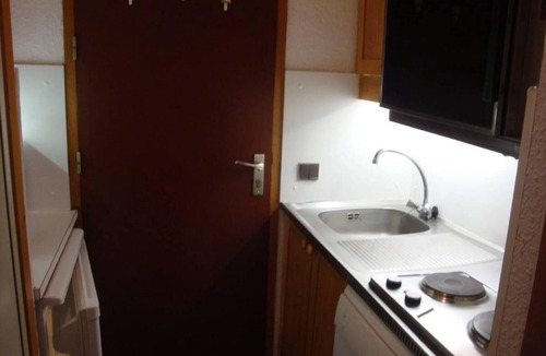 Meribel-Mottaret Apartment | 35m from shops, 2nd floor, view mountain, balcony, 18m², Méribel-Mottaret