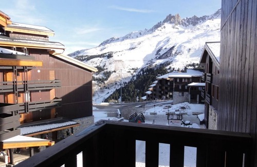 Meribel-Mottaret Apartment | 35m from shops, 2nd floor, view mountain, balcony, 18m², Méribel-Mottaret