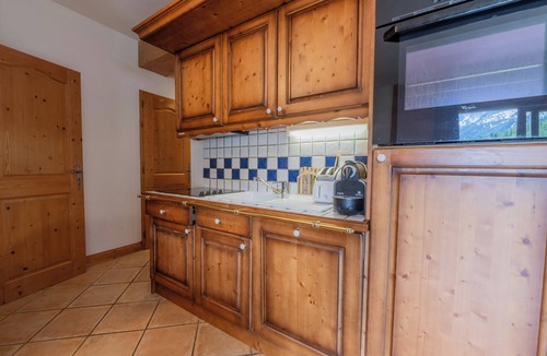Montroc Apartment | 3BR Balcony & Parking near Argentière, Le Tour (Argentière), France
