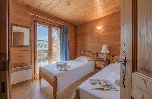 Montroc Apartment | 3BR Balcony & Parking near Argentière - Happy Rentals