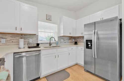 Auburndale House | 3BR House with Backyard & access to Auburndale Trail