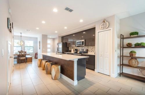 Kissimmee House | 3BR Resort Pool Jacuzzi Minutes to Disney 4730