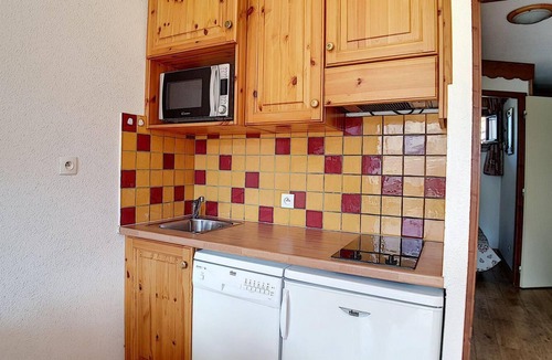 Les Menuires Apartment | 3rd floor, tv, ski locker, 25m², Les Menuires