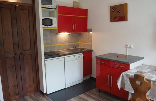 Les Menuires Apartment | 3rd floor, tv, ski locker, 27m², Les Menuires