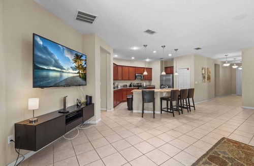 Crystal Cove House | 4 Bed Close to Disney Private Pool